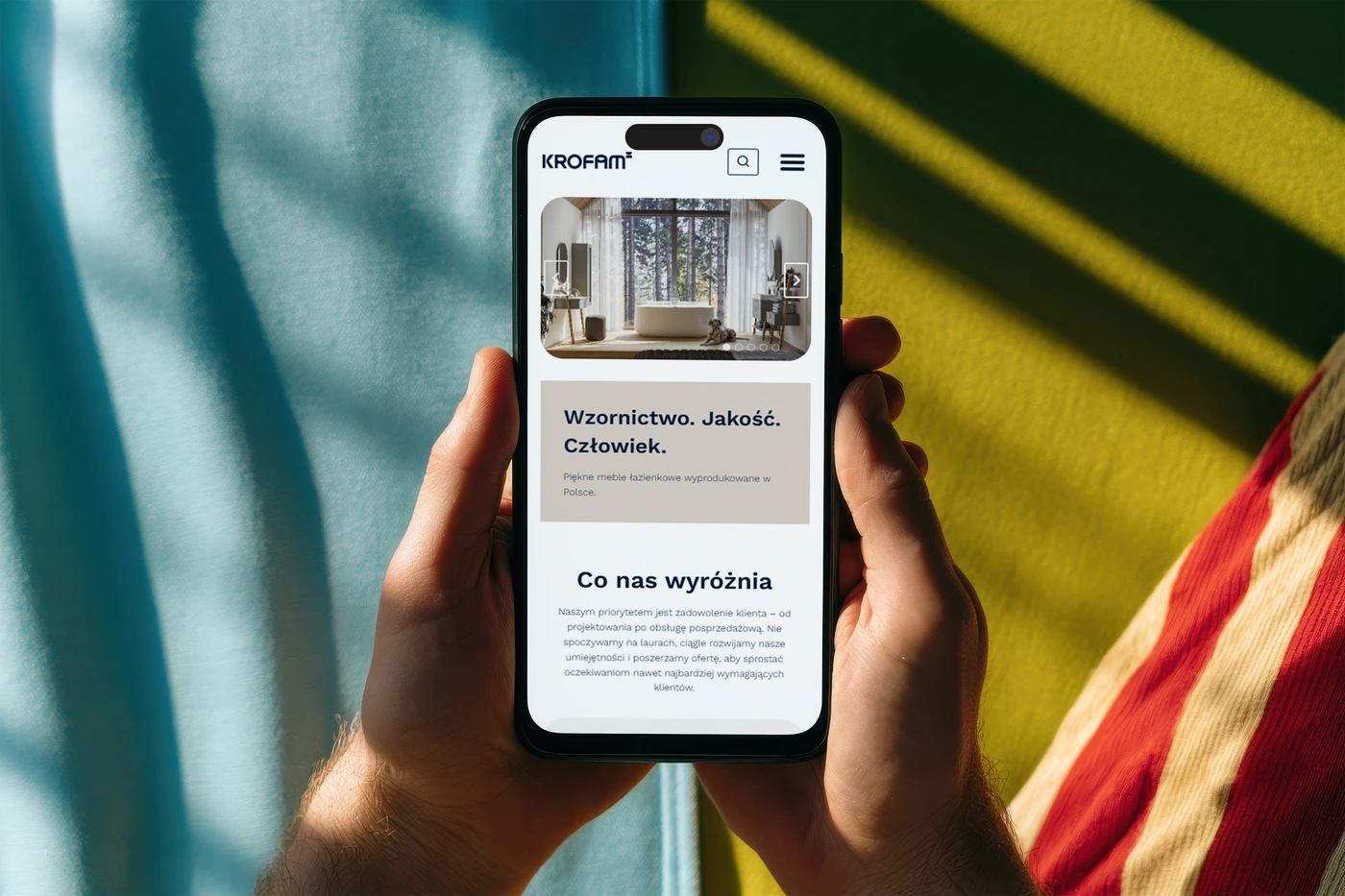 Redesign strony internetowej 3 haukon trzy telefony mockup